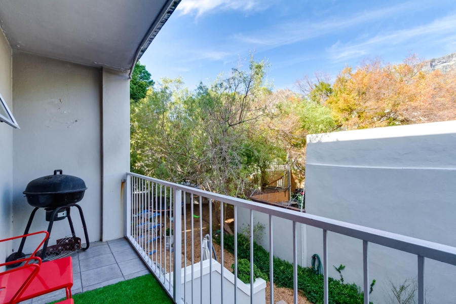 2 Bedroom Property for Sale in Oranjezicht Western Cape